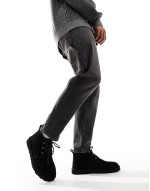 Neumel moc boots in black