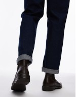 Leather chelsea boots in brown