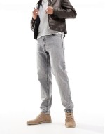 High quality lace up desert boots in stone suede with natural sole