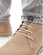 High quality lace up desert boots in stone suede with natural sole