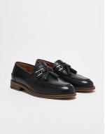 loafers in black leather with tassel