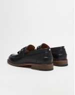 loafers in black leather with tassel