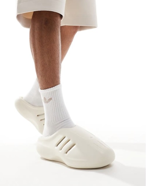 adiFOM IIInfinity sliders in off white