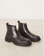 chelsea boots in burgundy leather with chunky sole