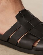 fisherman mule sandals in black