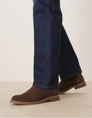 chelsea boots in brown suede with natural sole