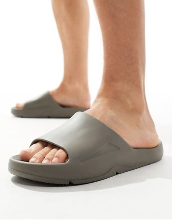 Harris slides in grey