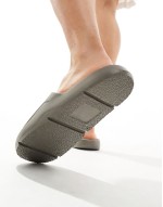 Harris slides in grey