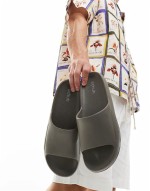 Harris slides in grey