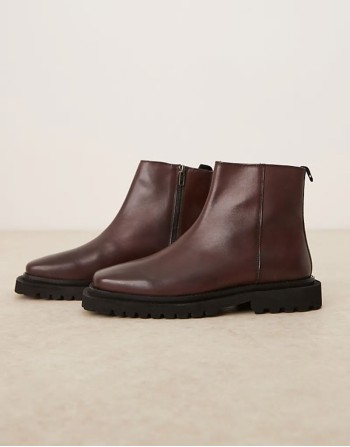 chelsea boots in burgundy leather with zip