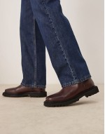 chelsea boots in burgundy leather with zip