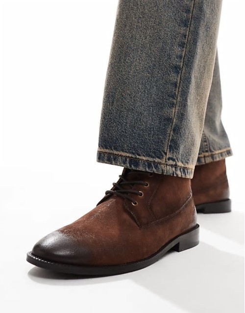lace up boots in brown waxed suede