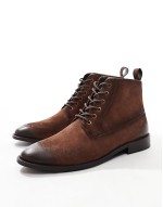 lace up boots in brown waxed suede