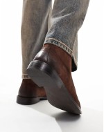 lace up boots in brown waxed suede