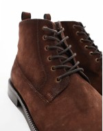 lace up boots in brown waxed suede